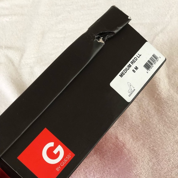 Red GUESS Pointed Heels - Picture 3 of 3